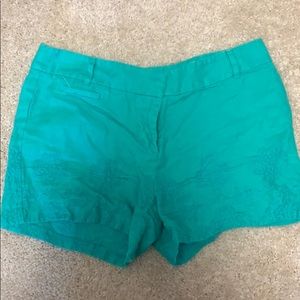 Mint linen shorts with patterned bottoms